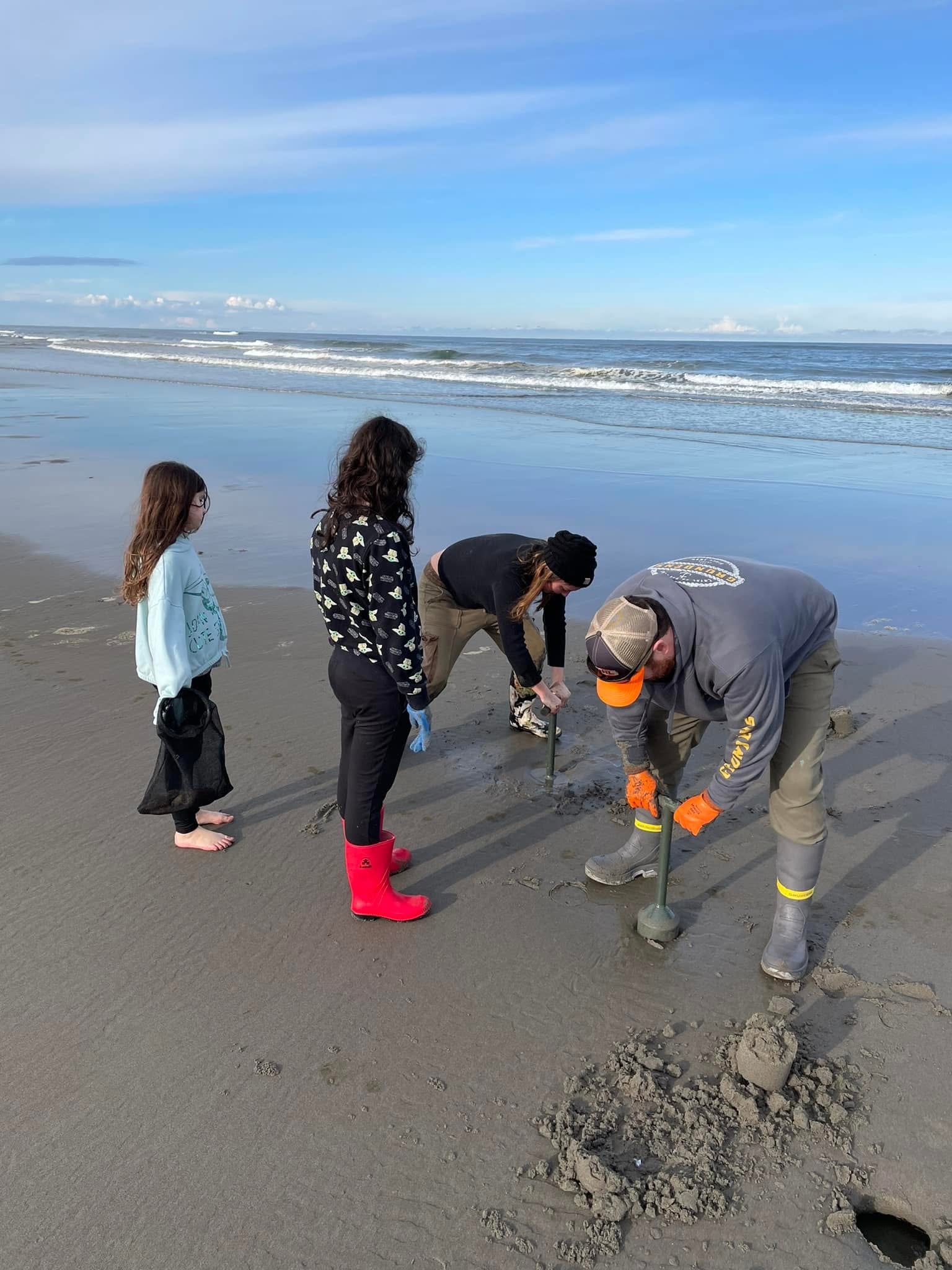 Family Razor Clam Long Beach Washington